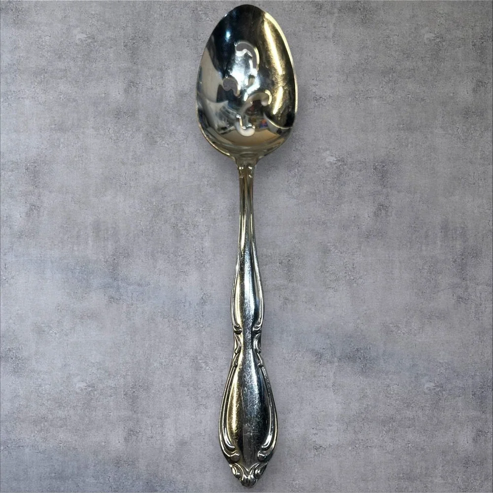 Oneida‎ Stainless Canada STRATHMORE Slotted Serving Spoon
